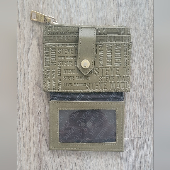 Steve Madden Olive and Pink Floral Card Wallet - Picture 4 of 6